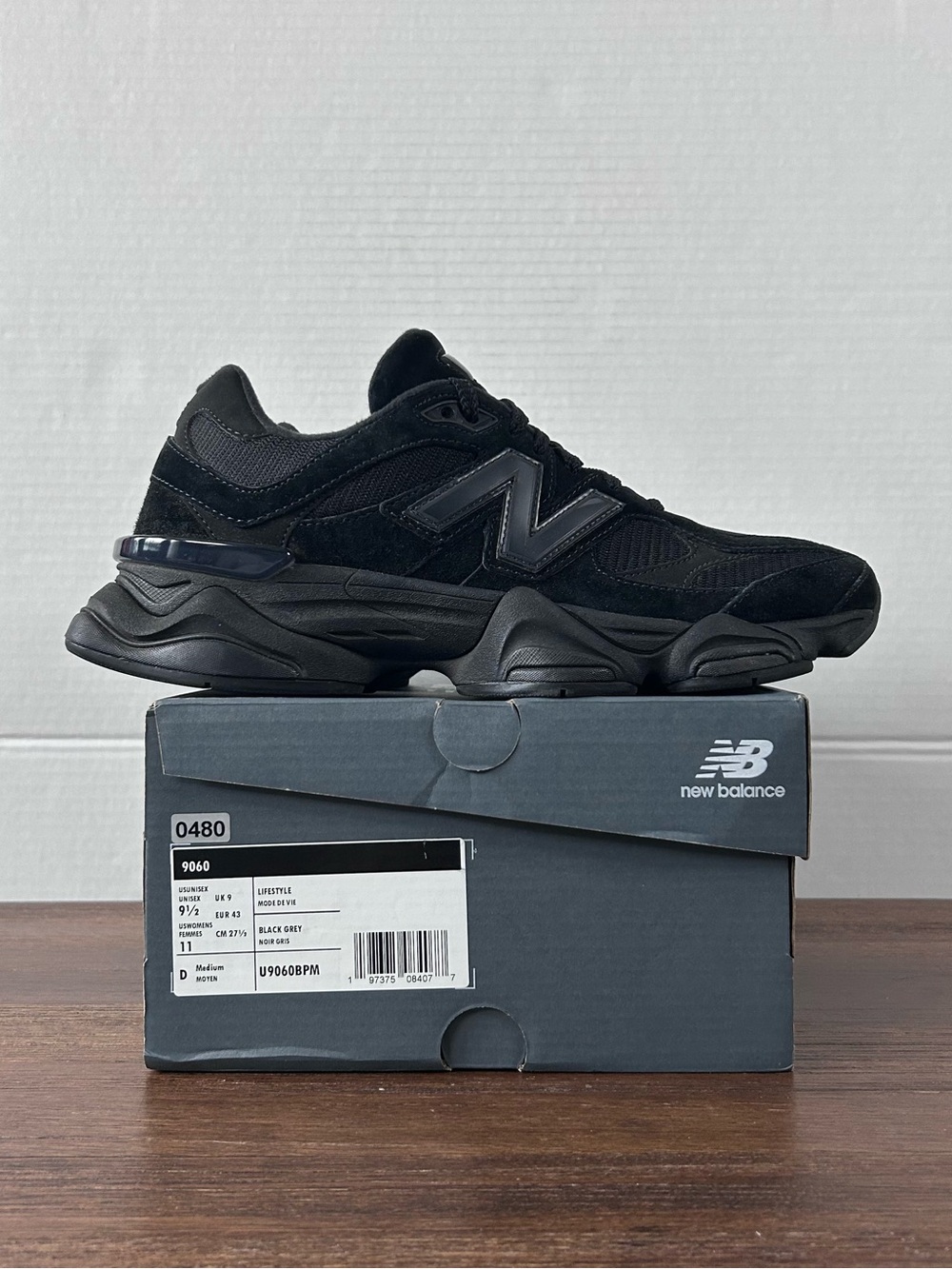 New Balance 9060 Triple Black Sneakers M9.5/W11 U9060BPM